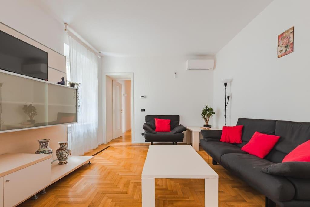 Piazza Unita Central Apartment Trieste Luaran gambar